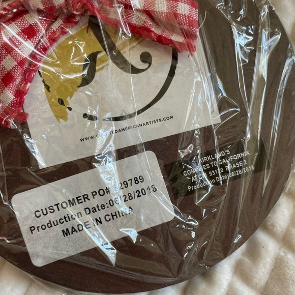 HAND PAINTED SANTA CHRISTMAS ROUND ORNAMENT NWT - Picture 7 of 7